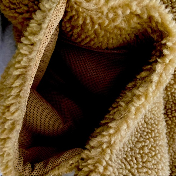 Nike Sherpa 1/2 Zip Pullover. Warm, lined, like new, Men Small but runs medium. - Picture 7 of 9